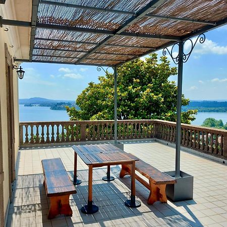 דירות גביראטה Terrazza Mirabella מראה חיצוני תמונה
